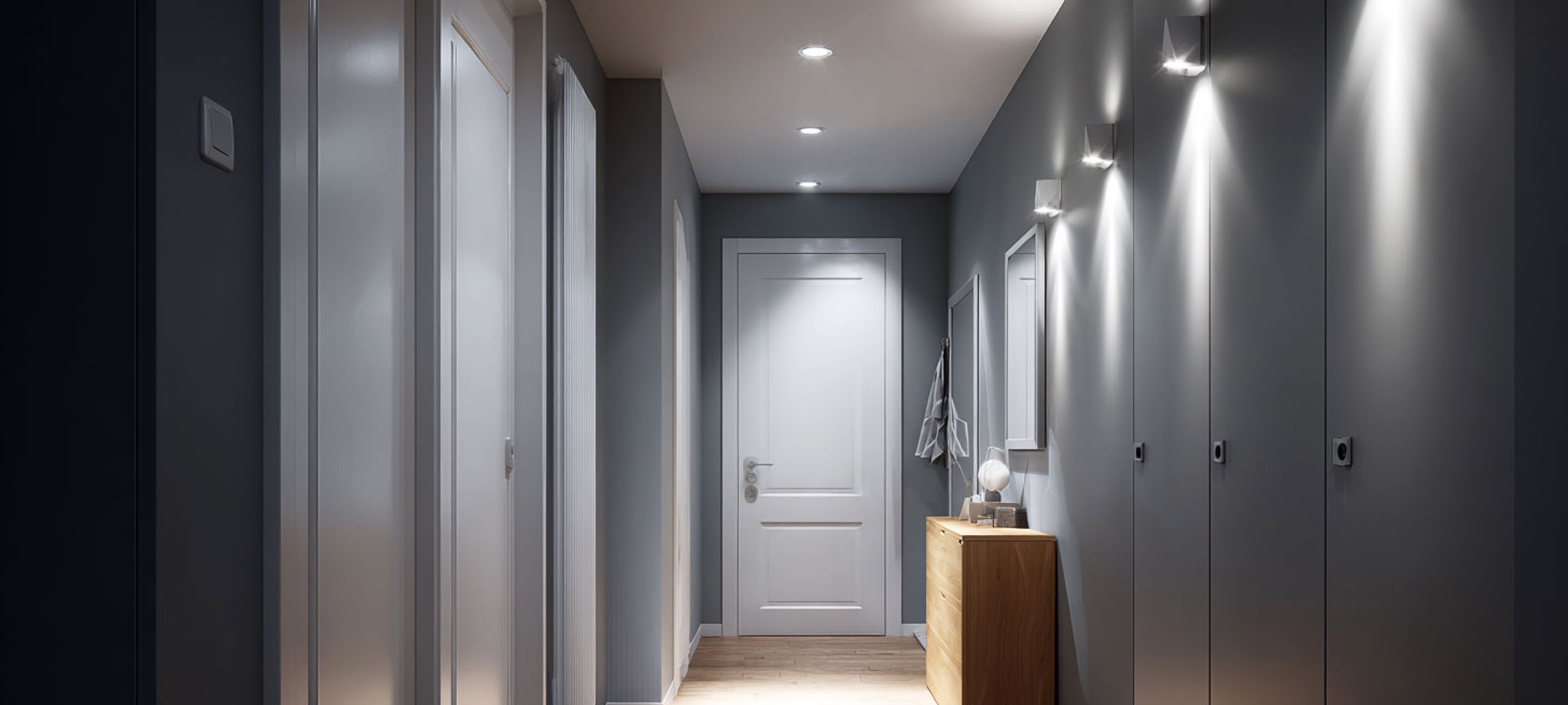 Матовый натяжной потолок в коридоре с освещением